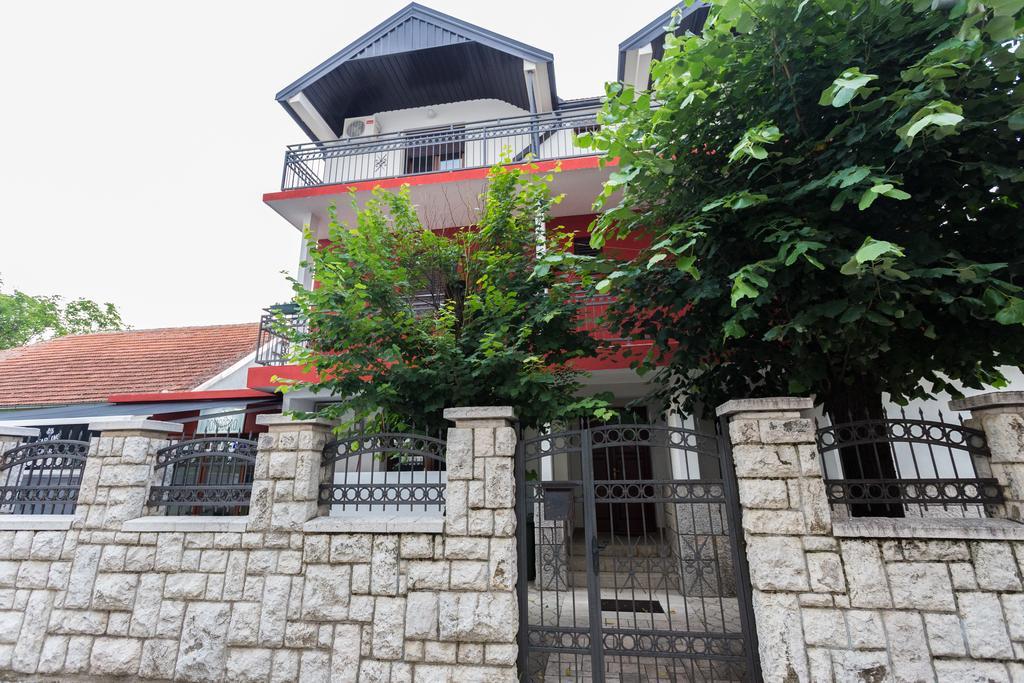 Apartments Erakovic Nikšić Zewnętrze zdjęcie